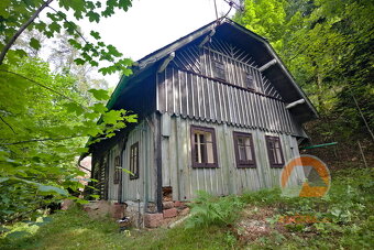 Roubená zemedělská usedlost s 3 Ha pozemků - 3
