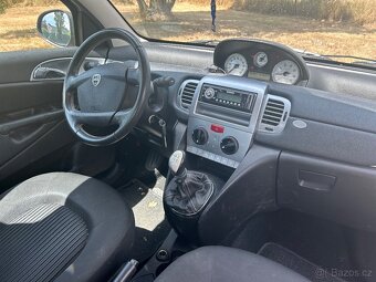 Lancia Ypsilon 1.4i 57kw - 3