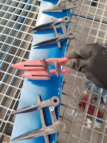 Dvouprsty - náhradní hroty na lišty kombajnů - 3