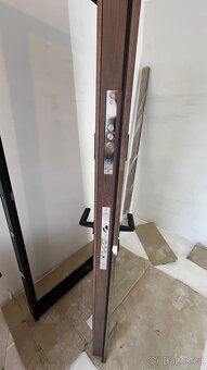 Bytové vstupní dveře 80 P - 3