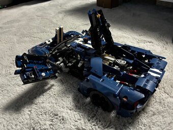 LEGO TECHNIC FORD GT - 3