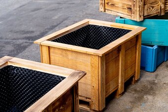 Vyvýšené záhony z masivu - 3