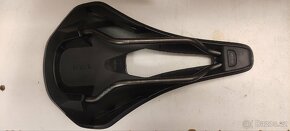 Sedlo na kolo Fizik Vento Argo R3

 - 3