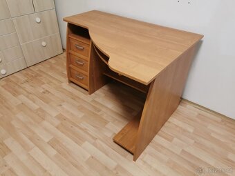 Kancelářský stůl - 3
