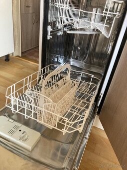 Myčka Whirlpool s příslušenstvím - 3