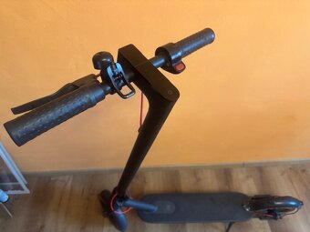 Xiaomi Mi Electric Scooter Pro - 3