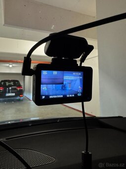 Autokamera Lamax T10 4K GPS (s hlášením radarů) - 3