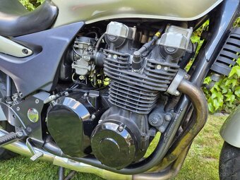 Kawasaki ZR-7 - 3