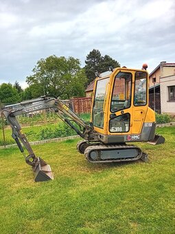 Minibagr Volvo EC15B - 3