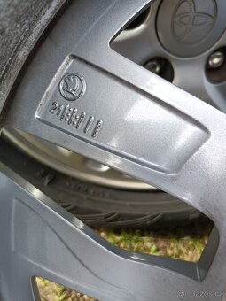 Prodám 4xAlu kola 205/55/17 Škoda Octavia - 3