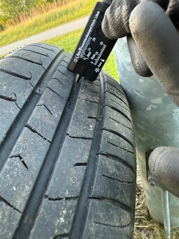 Alu disky 4x100 s gumou 165/70 r13 originál Felicia - 3