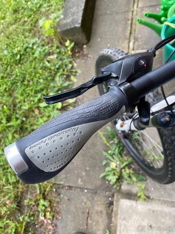Dámské horské kolo Specialized - 3