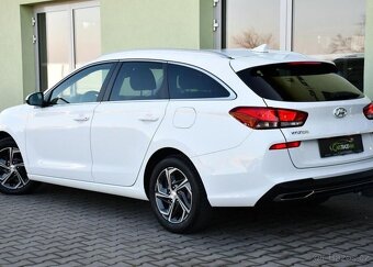 Hyundai i30 1.6CRDi 85kW FRESH ZÁRUKA - 3