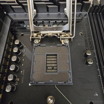 MSI Z590 GAMING CARBON WIFI - Intel Z590, socket 1200 - 3