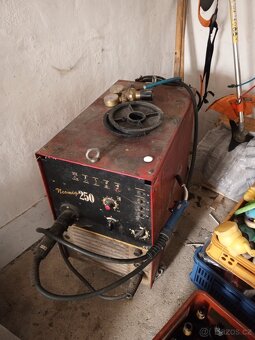 Profesionální MIG/MAG svářečka Selco Neomig  250 - 3