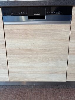 Nová vestavná myčka SIEMENS SN53ES27VE s ovl panelem - 3