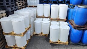 Plastové sudy od potravinářských produktů - 3