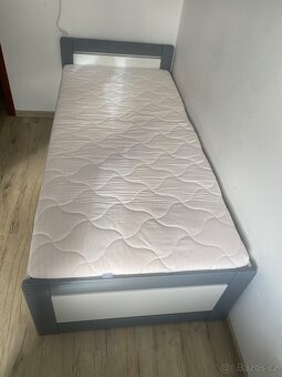 Rozkládací postel pro dva s úložným prostorem.Poř cen12000 - 3