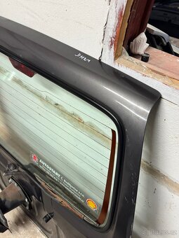 Suzuki Jimmy, zadní 5. (páté) dveře - 3