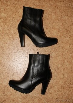 Černé dámské kožené polokozačky Barton v. 37 - 3