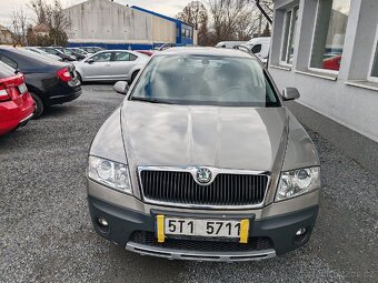 Škoda Octavia
2.0TDI scout - 3