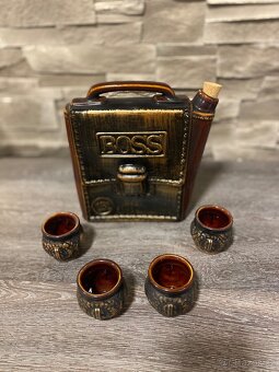 KERAMICKÁ FĽAŠA „BOSS“ + 4 POHÁRIKY - 3