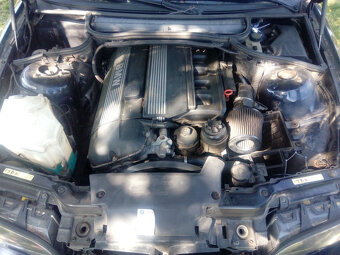 prodám díly na bmw e46 coupe 2.0i - 3