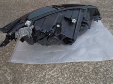 VW GOLF 8 PREDNE SVETLA LAVE PRAVE - 3