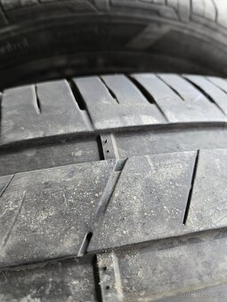 285/45R21 - 3