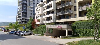 Pronájem garážového stání v Modřanech - 3