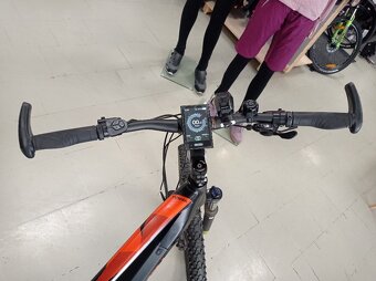 Prodám elektrokolo APACHE TUWAN MX-I 19" velmi dobrý stav - 3