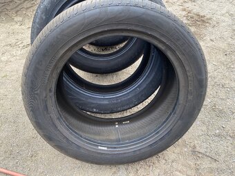 Pneu 285/45 R20 - 3
