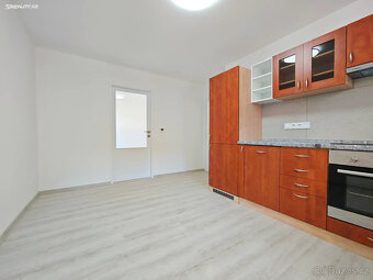 Pronájem bytu 2+1 55 m² Benátky, Vsetín - 3
