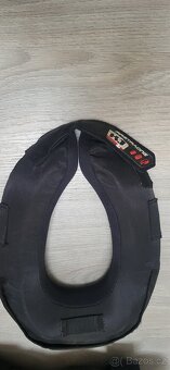 Prodám Bezp. chránič těla, krku,kolen na motokros věk 8-10le - 3