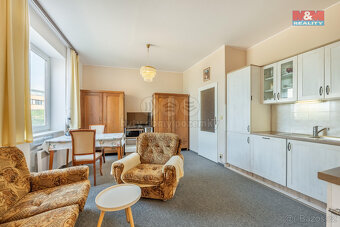 Pronájem bytu 2+kk, 37 m², Praha, ul. U kříže - 3