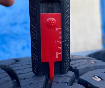 zimní pneu s hroty 215/60-17C Bridgestone - 3