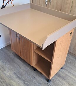 Přebalovací pult s komodou - 3