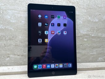 Apple iPad 8.gen 2020 32 gb Wi-Fi Space Gray - 3