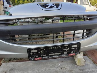 Prodám  přední nárazník - 3