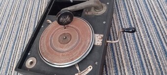 Kufříkový gramofon - 3