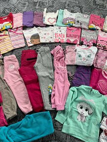 Set dívčího oblečení 4-5 let - 3