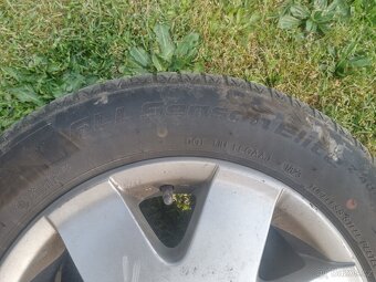 Vw Al-kola 14"+gumy 185/60 zimní(M+S). - 3