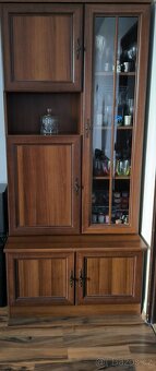 Sedačka a komoda se skleníkem - 3