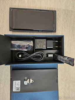 Samsung Galaxy S8 + držák do auta - 3