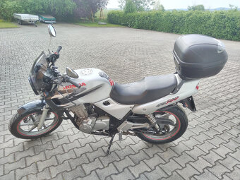 Honda CB-500, 43 kW (25 kW v TP) - 3