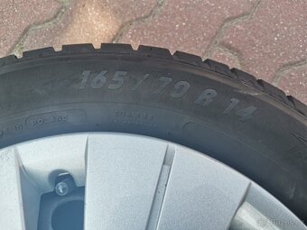 [Škoda] Kompletní plechové disky + zimní pneu a poklice - 3