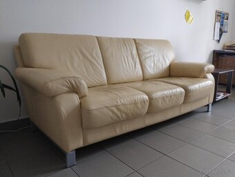 Béžová koženková sedačka dvoumístná a třímístná - 3