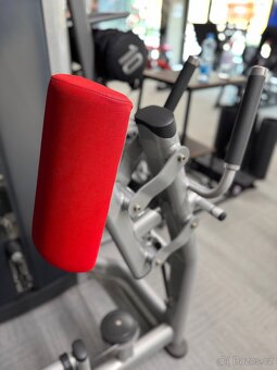Originální stroj LifeFitness GLUTE - 3