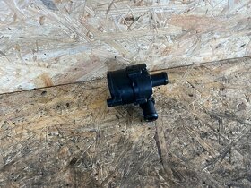 PŘÍDAVNÉ VODNÍ ČERPADLO 5C0965567 - 3