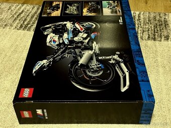 LEGO Technic 42130 BMW M 1000 RR motocykl - 3